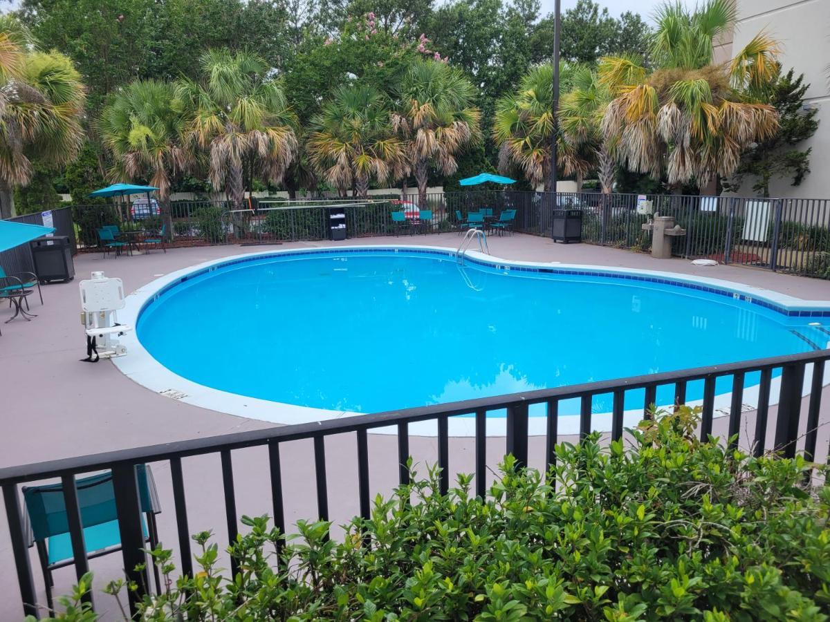 Holiday Inn Hotel Atlanta-Northlake, A Full Service Hotel Tucker Exterior foto